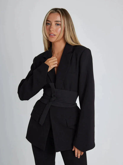 Almut | Eleganter Blazer mit tailliertem Gürtel